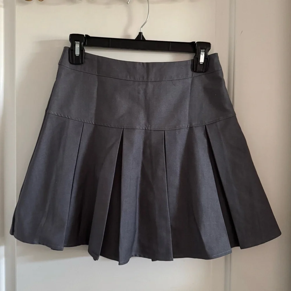 Classic Gray Pleated Skirt - Picture 13 of 13